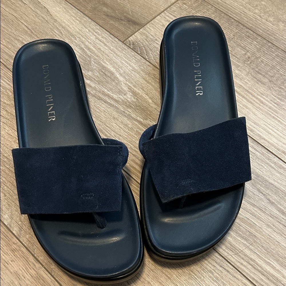 Donald Pliner FiFi Navy Suede Slip On Sandals